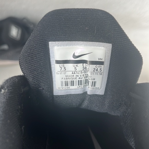 Nike Running Shoes - Picture 4 of 5